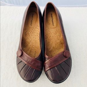 Hush Puppies Womans Leather Slip On Loafer Sz 8M